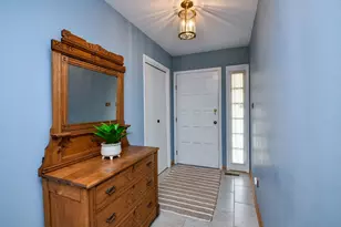 21W621 Buckingham Rd, Glen Ellyn, IL 60137 - Photo 8