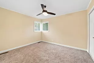 323 Shawnee St, Park Forest, IL 60466 - Photo 16