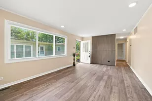 323 Shawnee St, Park Forest, IL 60466 - Photo 6
