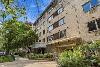 426 W Barry Avenue #407, Chicago, IL 60657 - Photo 2