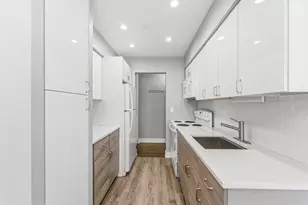 426 W Barry Ave, Chicago, IL 60657 - Photo 8