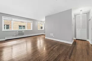 426 W Barry Ave, Chicago, IL 60657 - Photo 4