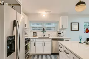 1351 W Balmoral Ave, Chicago, IL 60640 - Photo 8