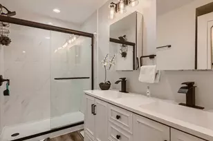 1351 W Balmoral Ave, Chicago, IL 60640 - Photo 16