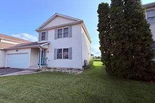 1536 Moluf St, Dekalb, IL 60115 - Photo 2