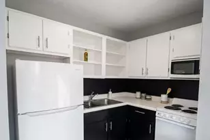 1122 N Clark St, Chicago, IL 60610 - Photo 2