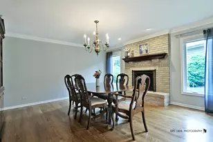 2727 Downing Ct, Aurora, IL 60502 - Photo 4