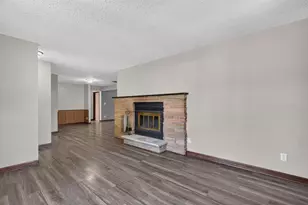 802 Adams St, Ottawa, IL 61350 - Photo 8