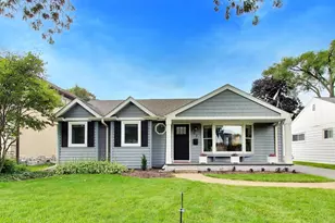 202 N Prospect Manor Ave, Mount Prospect, IL 60056 - Photo 1
