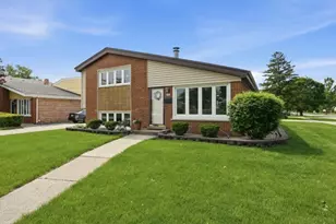 6933 176th St, Tinley Park, IL 60477 - Photo 2