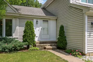 1316 W Meade Ln, Arlington Heights, IL 60004 - Photo 2