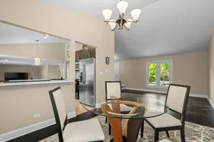 1316 W Meade Ln, Arlington Heights, IL 60004 - Photo 8
