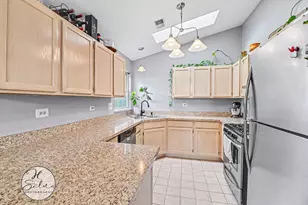 2035 Waverly Ln, Algonquin, IL 60102 - Photo 8