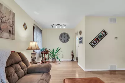 1627 Greenfield Avenue, North Chicago, IL 60064 - Photo 8