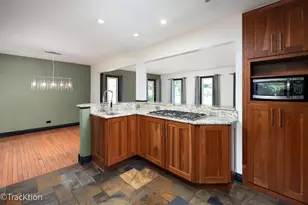 11S560 Whittington Ln, Naperville, IL 60564 - Photo 8
