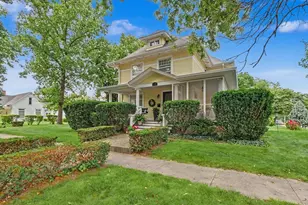 318 E Main St, Monticello, IL 61856 - Photo 2