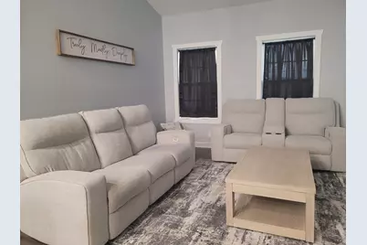627 S Regulators Street, Rochelle, IL 61068 - Photo 2