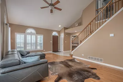 604 Foster Avenue, Bartlett, IL 60103 - Photo 6