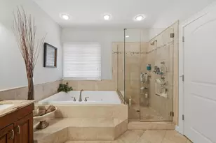 2272 Eastview Dr, Des Plaines, IL 60016 - Photo 20