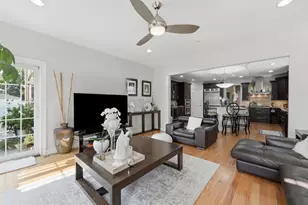 2272 Eastview Dr, Des Plaines, IL 60016 - Photo 8