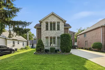 2272 Eastview Drive, Des Plaines, IL 60016 - Photo 2