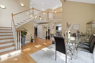 2272 Eastview Dr, Des Plaines, IL 60016 - Photo 6