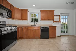 1820 Glenbridge Rd, Bloomington, IL 61704 - Photo 6