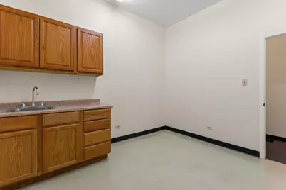 10004 S Kedzie Avenue, Evergreen Park, IL 60805 - Photo 8