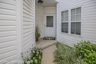 22 S Barton Trail, Batavia, IL 60510 - Photo 4