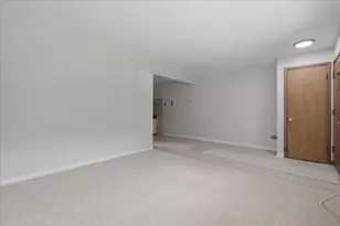 6250 W 64th Pl, Chicago, IL 60638 - Photo 6