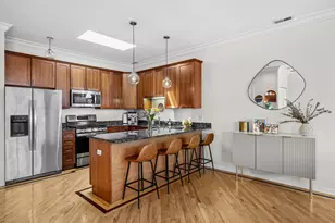 1109 W Belmont Ave, Chicago, IL 60657 - Photo 8