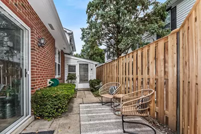 9029 Lincolnwood Drive, Evanston, IL 60203 - Photo 16