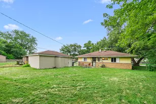 159 Blackhawk Dr, Park Forest, IL 60466 - Photo 2