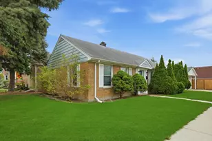 3231 W 99th St, Evergreen Park, IL 60805 - Photo 2