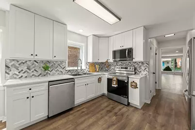 9039 S Jeffery Boulevard, Chicago, IL 60617 - Photo 4