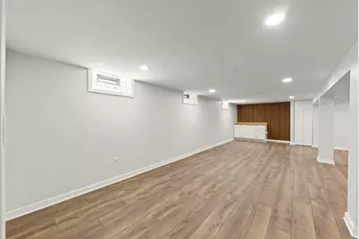 9039 S Jeffery Boulevard, Chicago, IL 60617 - Photo 20