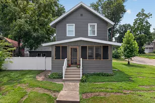 127 W Moore St, Ottawa, IL 61350 - Photo 2