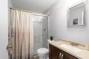 840 S Cleburne Ave, Bartlett, IL 60103 - Photo 18