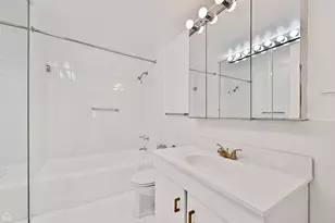4180 N Marine Dr, Chicago, IL 60613 - Photo 10
