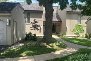 78 Foxwood Ln, Lake Barrington, IL 60010 - Photo 1