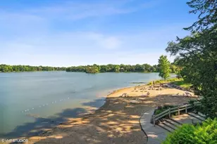 78 Foxwood Ln, Lake Barrington, IL 60010 - Photo 8