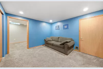 1060 Borden Drive, Roselle, IL 60172 - Photo 24