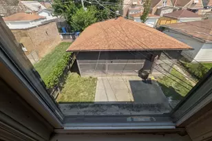 10631 S Calumet Ave, Chicago, IL 60628 - Photo 4