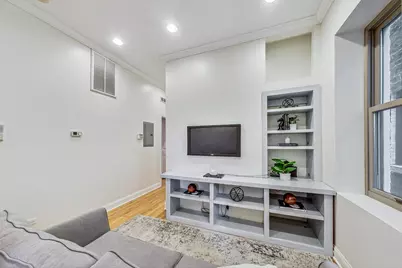 524 N Armour Street #1W, Chicago, IL 60642 - Photo 4