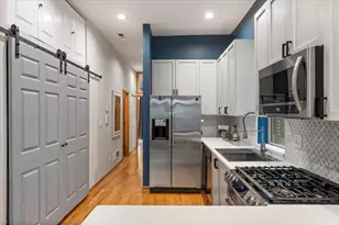 2139 W Crystal St, Chicago, IL 60622 - Photo 8