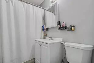 2401 W Balmoral Ave, Chicago, IL 60625 - Photo 8