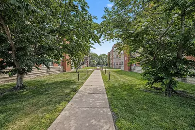 2401 W Balmoral Avenue #1C, Chicago, IL 60625 - Photo 12
