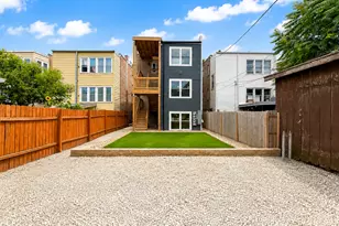 3136 N Ridgeway Ave, Chicago, IL 60618 - Photo 4