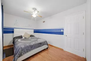 2922 W Nelson St, Chicago, IL 60618 - Photo 24