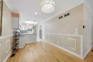 2922 W Nelson St, Chicago, IL 60618 - Photo 8